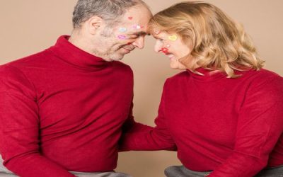 اقتصاد نوازشی چیست؟ و چگونه بر روابط زوجی اثر میگذارد؟